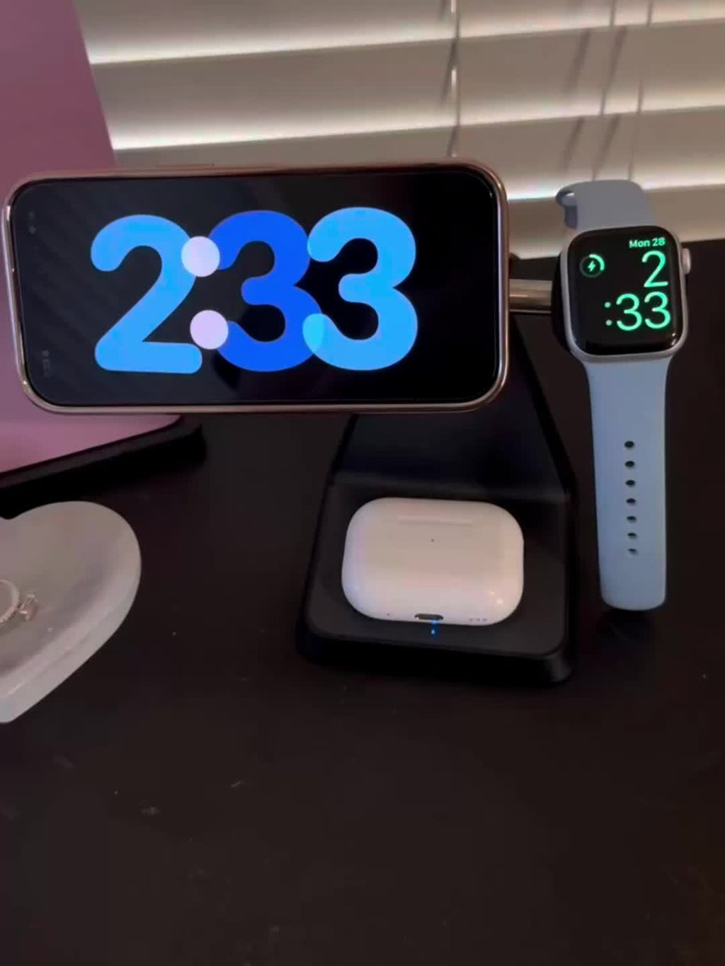 18W Magnetic 3in 1 Charging Station for Multiple Devices